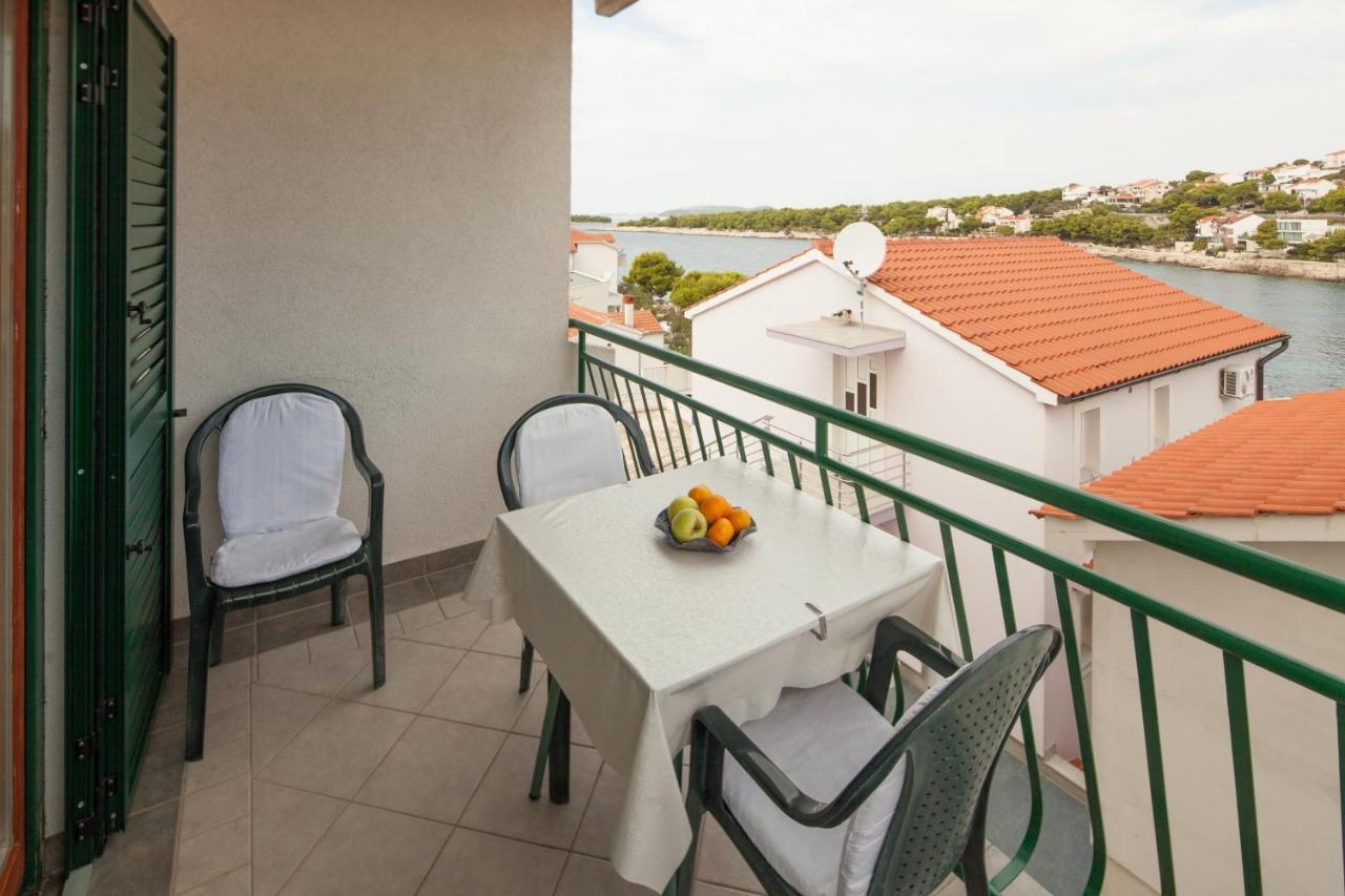 Apartments By The Sea Bilo, Primosten - 4191 Exterior photo